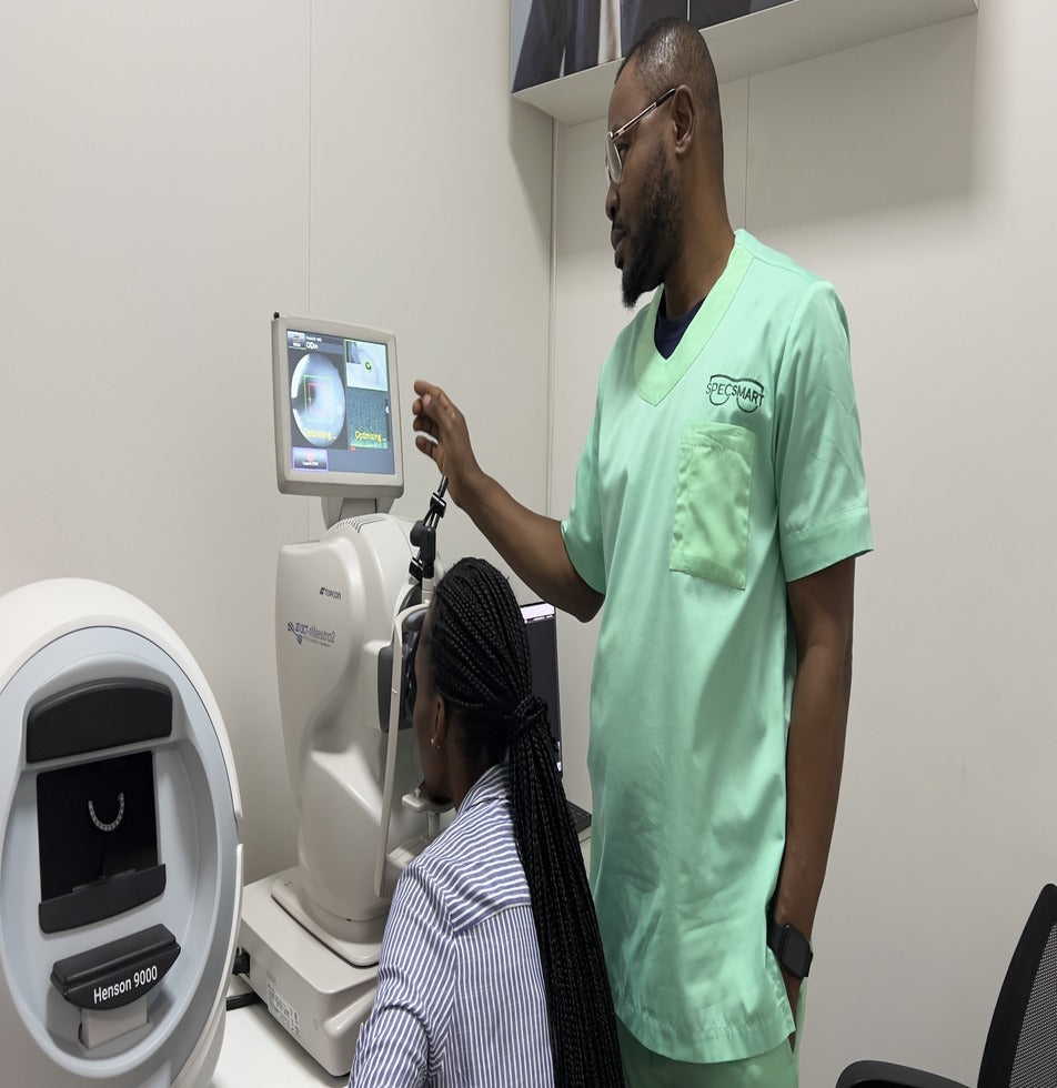 SpecSMART eye clinic - Eye test